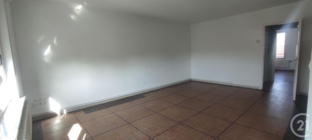 Appartement F2 à louer - 2 pièces - 66.0 m2 - CALAIS - 62 - NORD-PAS-DE-CALAIS - Century 21 Immopale